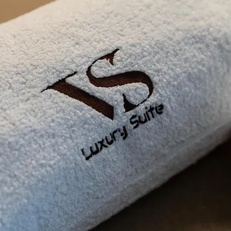 Vs Luxury With * Μπάρι